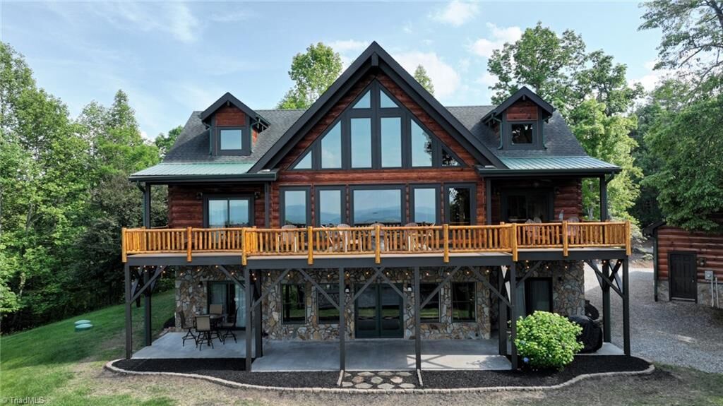 Property Photo:  650 Sweetwater Road  NC 28606 