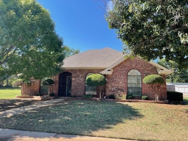 Property Photo:  2530 Shepherds Glen  TX 76308 