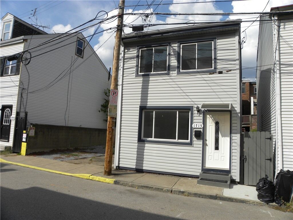 Property Photo: 1715 Larkins Way PA 15203