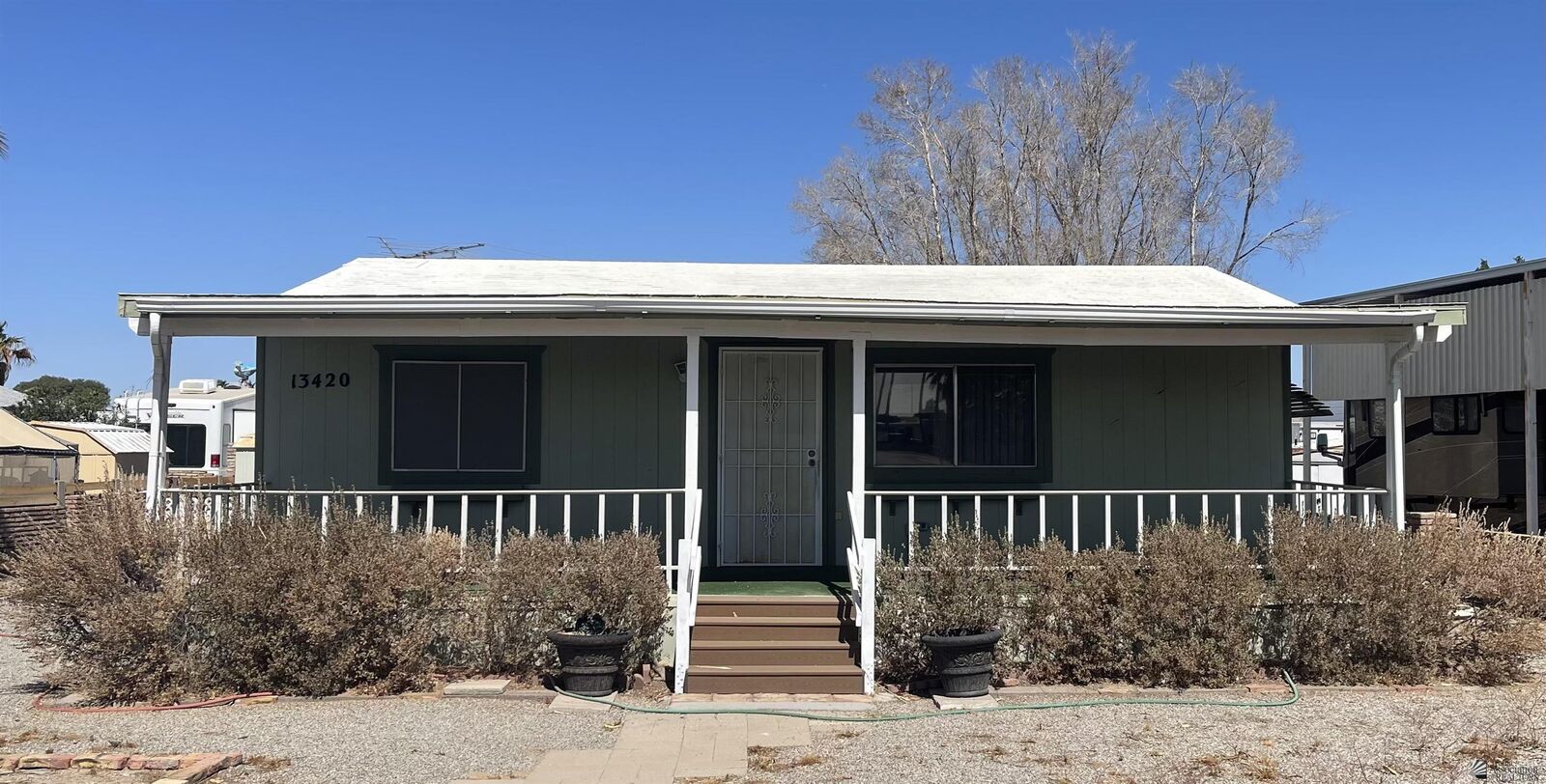 Property Photo: 13420 E 44 St AZ 85367