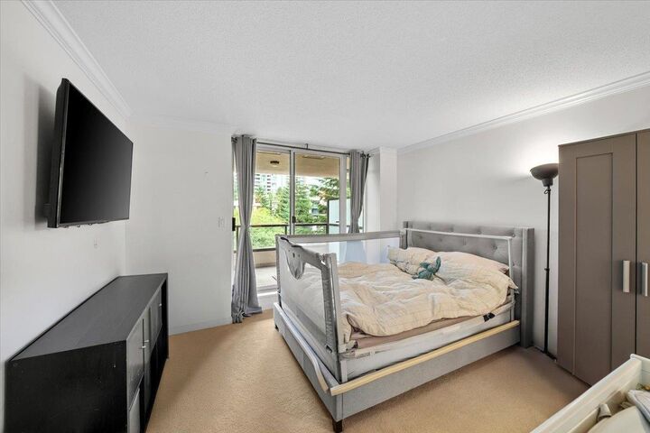 Property Photo: 2138 Madison Avenue 405 BC V5C 6T6