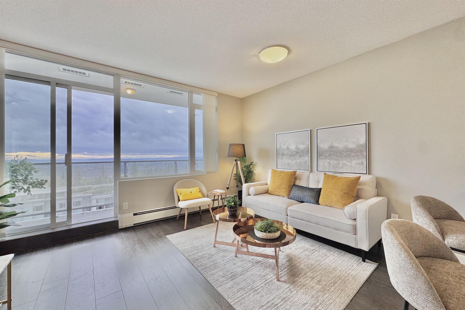 Photo de la propriété:  9025 Highland Court 1103  BC V5A 0A8 