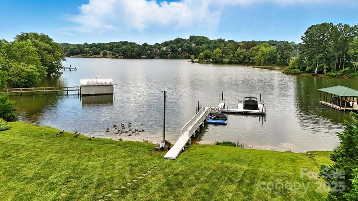 Property Photo:  19 Heron Cove Loop  NC 28601 