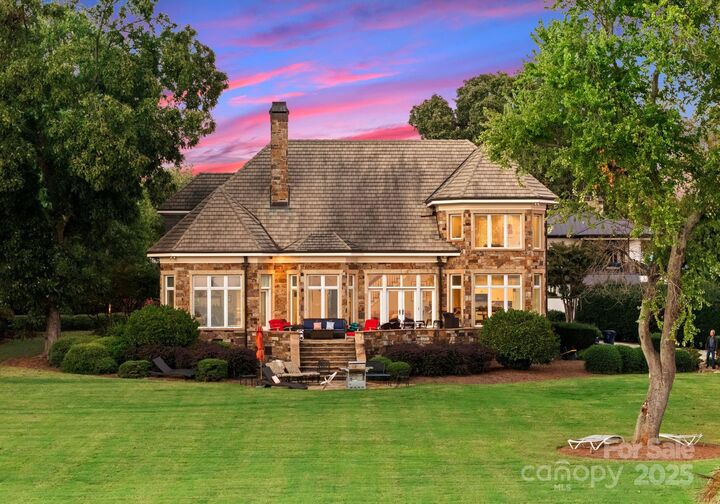 Property Photo: 18212 Pompano Place NC 28031