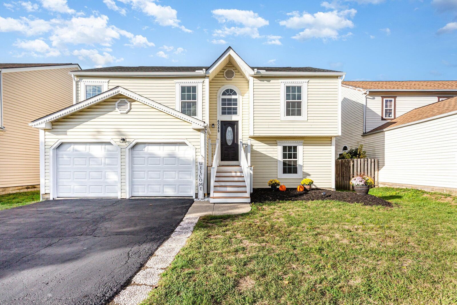 Property Photo: 6088 Green Bay Court OH 43110