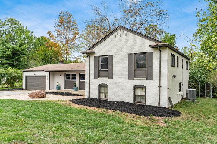 Property Photo: 965 McNaughten Road OH 43213