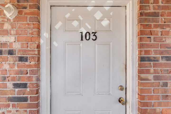 Property Photo:  315 Bream 103 Avenue 103  FL 32548 