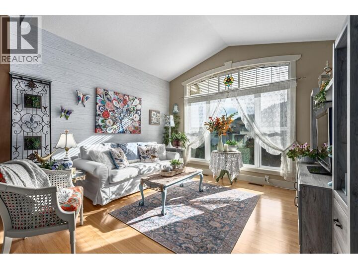 Property Photo: 405 Cougar Road BC V2V 6V1