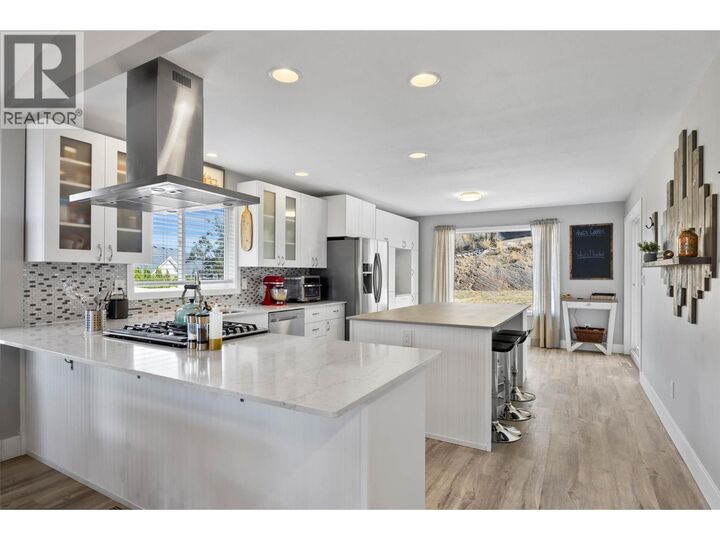 Property Photo: 1098 Quail Drive BC V2B 8N9
