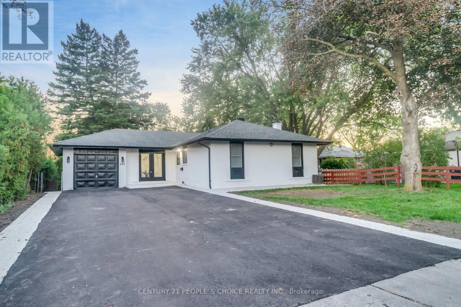 Property Photo: 265 Avondale Boulevard ON L6T 1J3