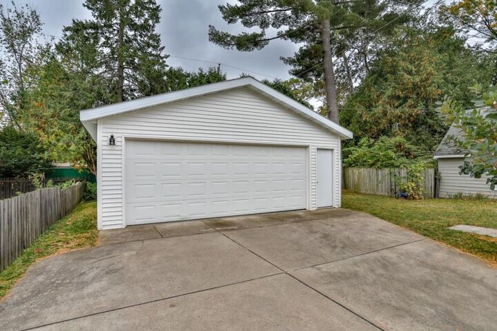 Property Photo: 1021 Graves Avenue WI 54403