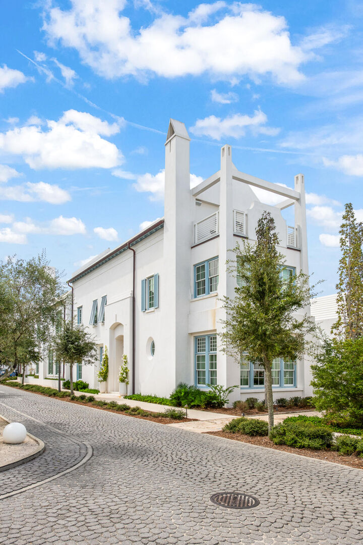 Property Photo: 195 N Charles Street FL 32461