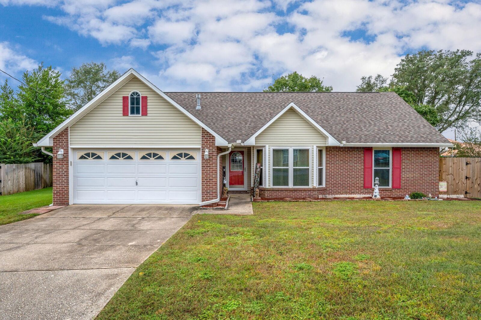 Property Photo: 517 Tom Sawyer Lane FL 32536