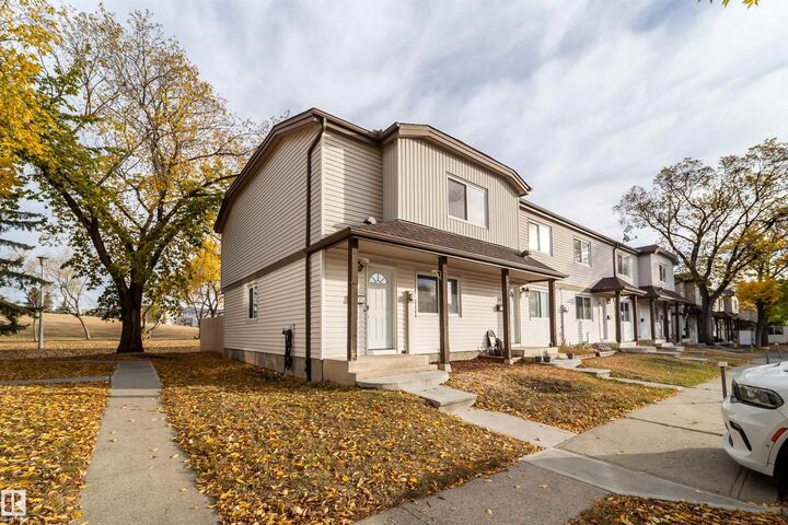 14634 54 Street NW  Edmonton AB T5A 4L6 photo