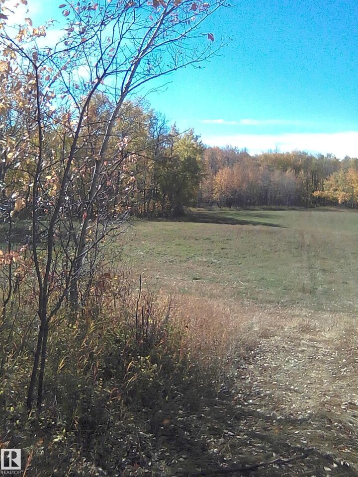 Rge Rd 200 & Twp Rd 552 — photo 1