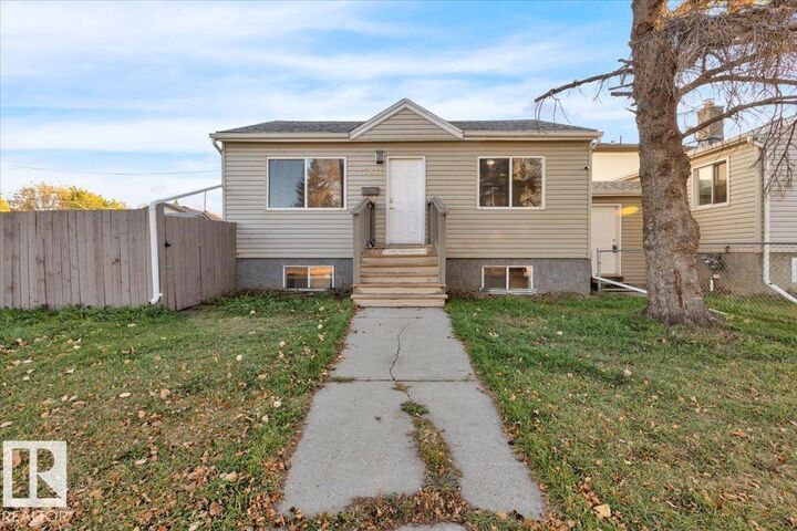 Property Photo:  10345 159 Street NW  AB T5P 3A5 