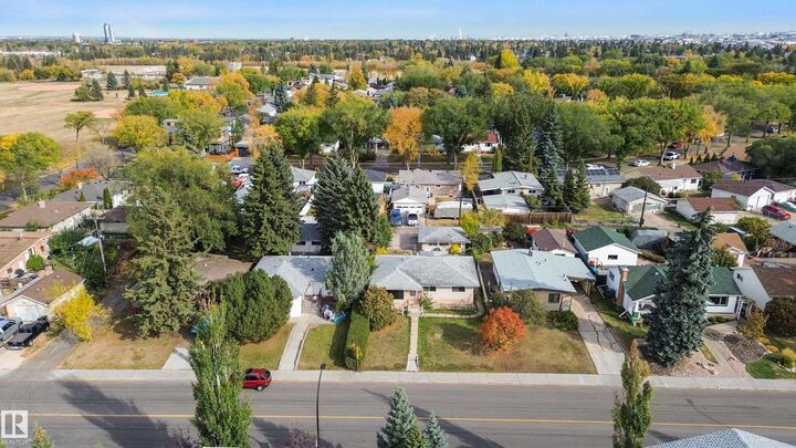Property Photo: 8736 66 Avenue NW AB T6E 0L3