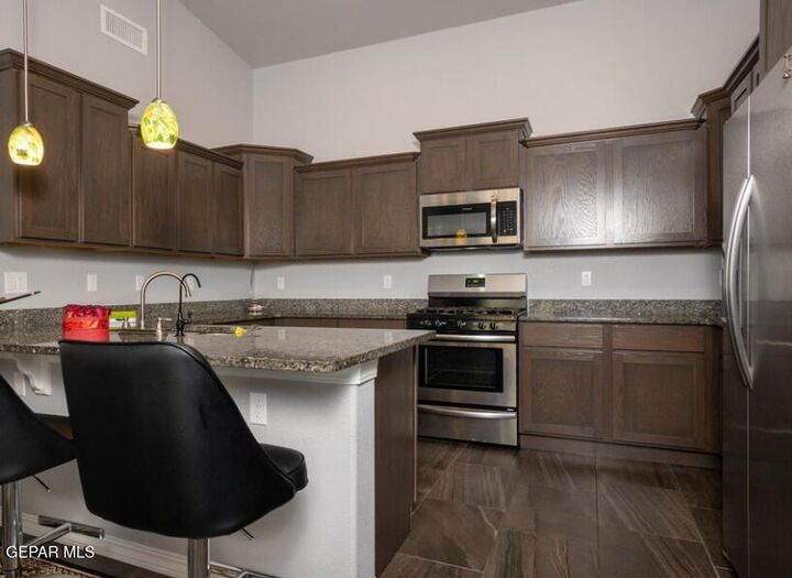 Property Photo: 912 Louisiana Downs Avenue TX 79932