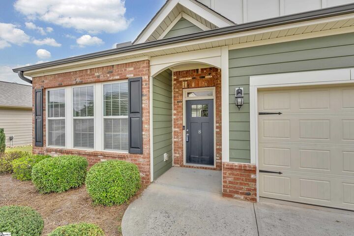 Property Photo:  8 Common Oaks Court  SC 29681 