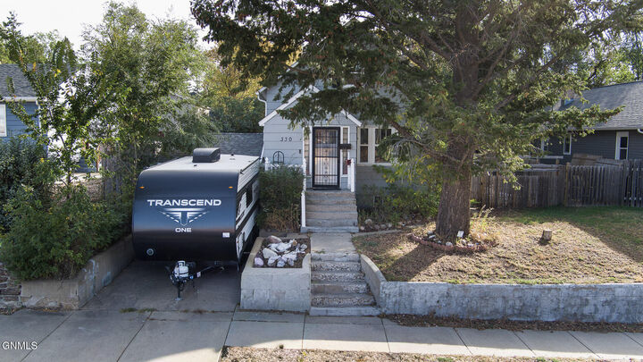 Property Photo: 330 8th Avenue W ND 58601