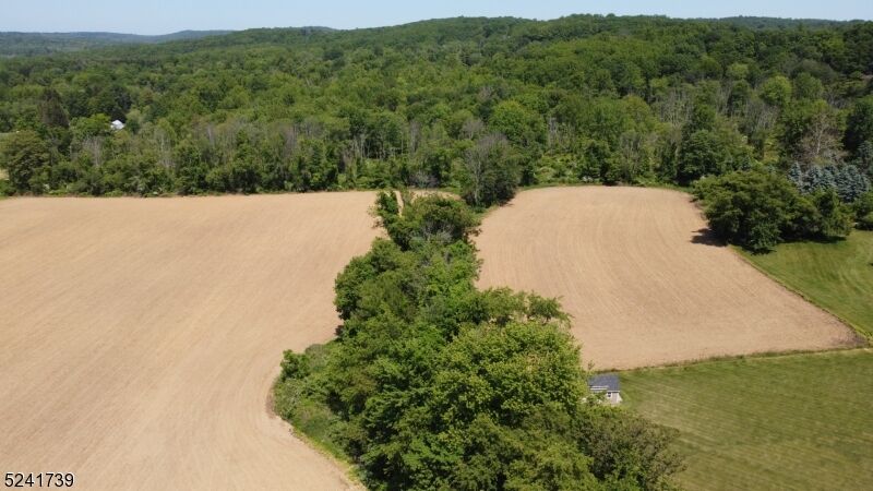 Property Photo:  4 Sturbridge Ct  NJ 08826 