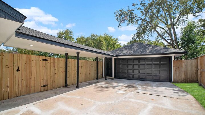 Property Photo:  12915 Bexhill Drive  TX 77065