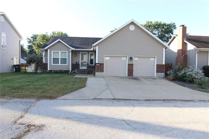 136 E Nelson Circle  Olathe KS 66061 photo