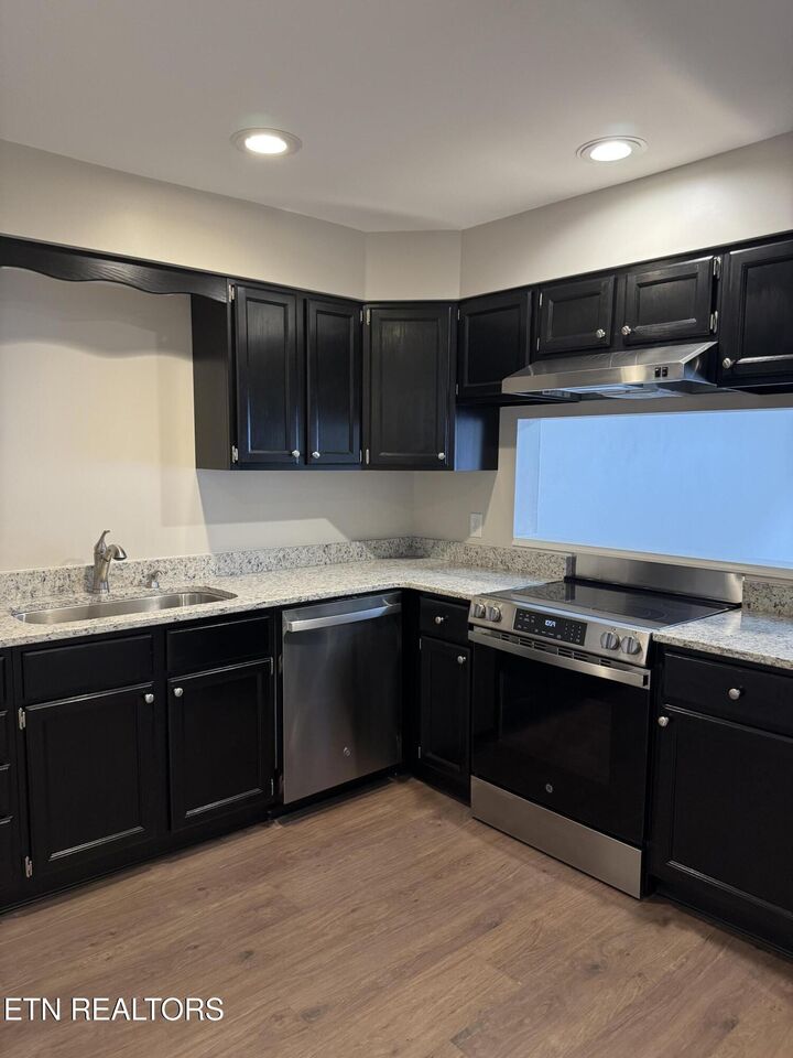 Property Photo:  427 Bramblewood Lane  TN 37922 