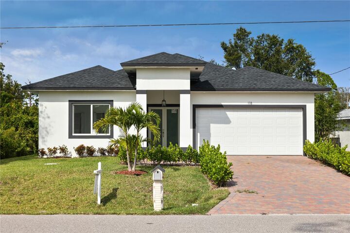 Property Photo: 118 Green Pine Park FL 33947