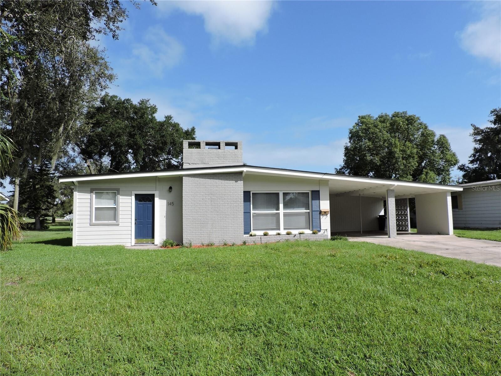 Property Photo: 145 Northmoor Road FL 32707