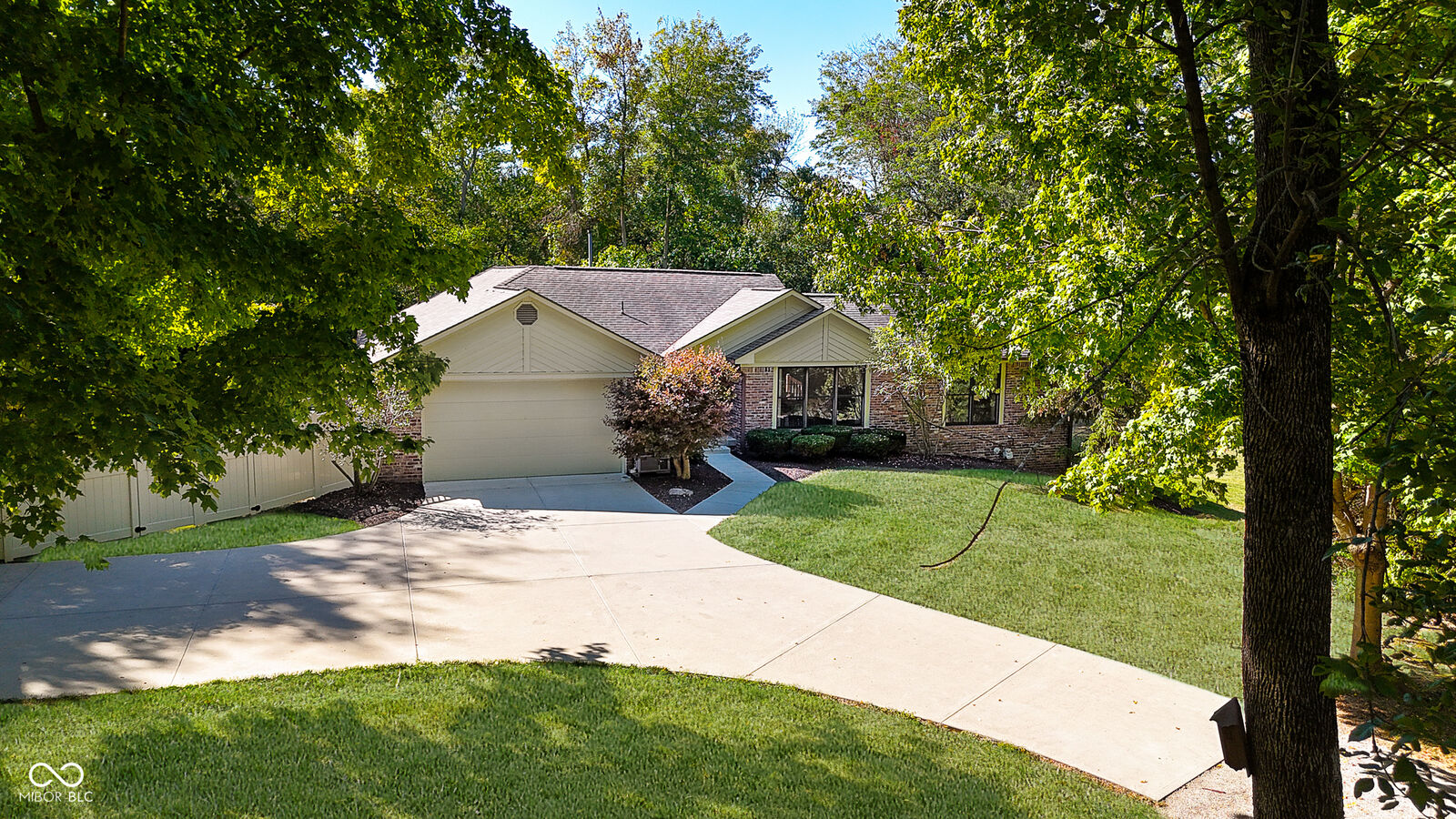 Property Photo: 5440 N German Church Road IN 46235