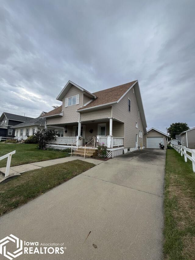 408 N 3rd Avenue  Marshalltown IA 50158 photo