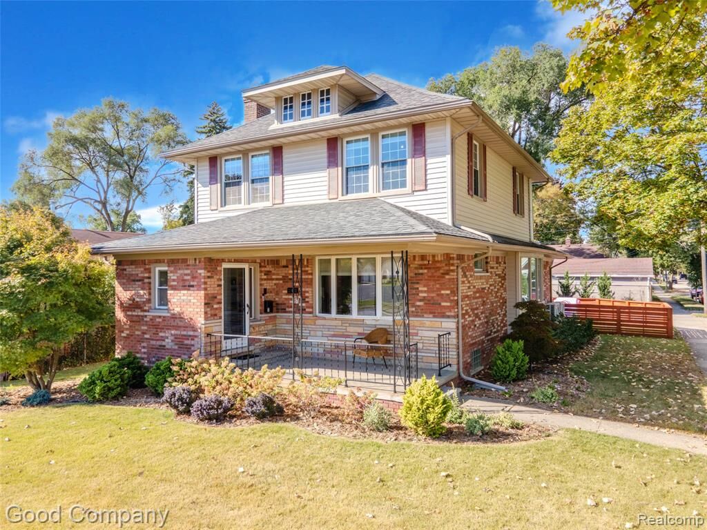 Property Photo:  202 S Campbell Road  MI 48067 3950