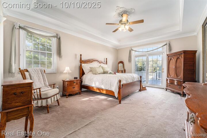 Property Photo:  18501 Henry Court  MI 48096 3549