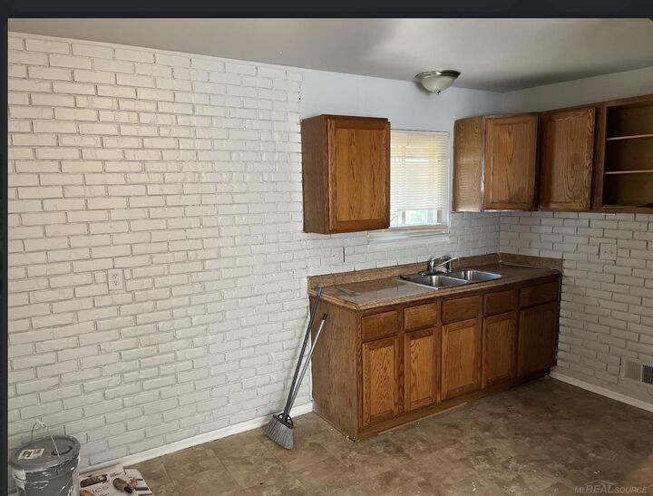 Property Photo: 14219 Hobart Avenue MI 48089