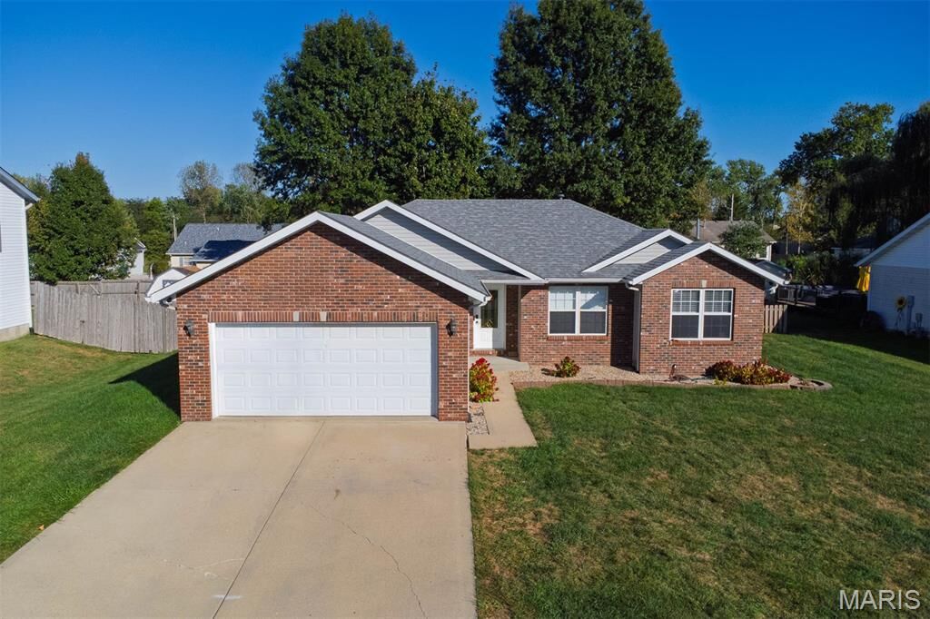 Property Photo:  185 Jessica Drive  IL 62281 