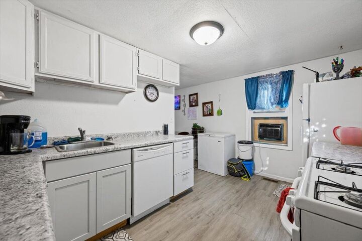 Property Photo: 206 6th Avenue SD 57717-0000