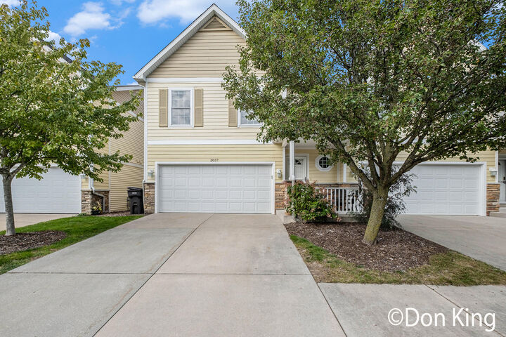 Property Photo: 3037 Ledgestone Place NE MI 49525