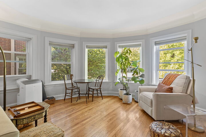 Property Photo:  1129 Bonnie Brae Place 1S  IL 60305 