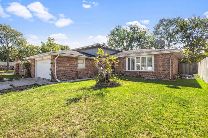 Property Photo: 3 Rich Court IL 60466