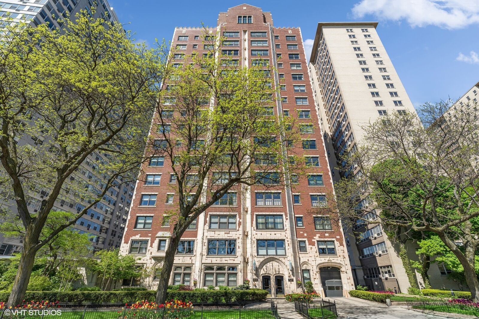 Property Photo: 3920 N Lake Shore Drive 4N IL 60613