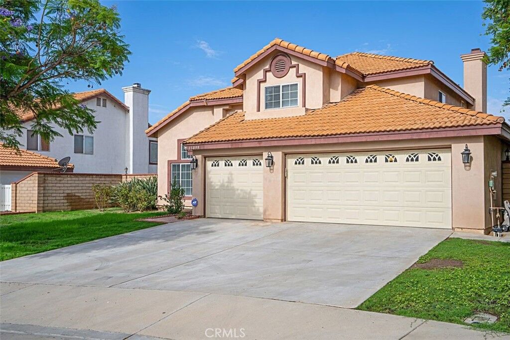 Property Photo: 13099 Palisade Place CA 92553