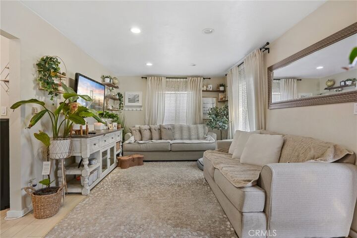 Property Photo:  4037 E 7th Street  CA 90804 