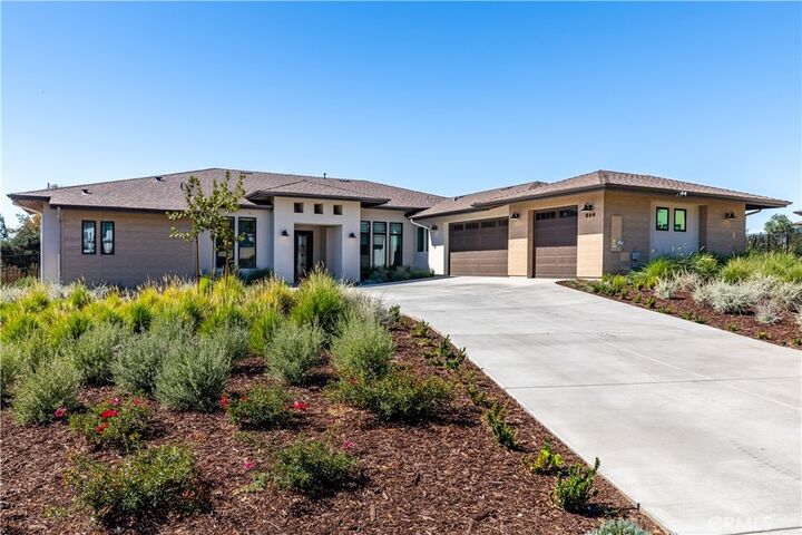 Property Photo:  699 Waterford Court  CA 93446 