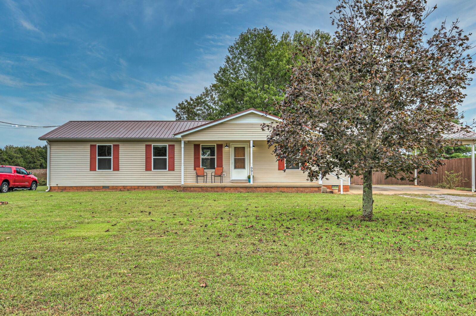 Property Photo: 991 Kingwood Ln TN 37153