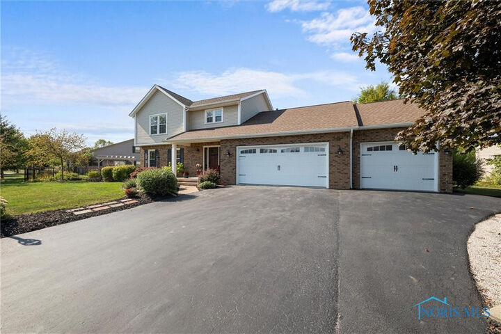 Property Photo: 1310 Muirfield Drive OH 45840