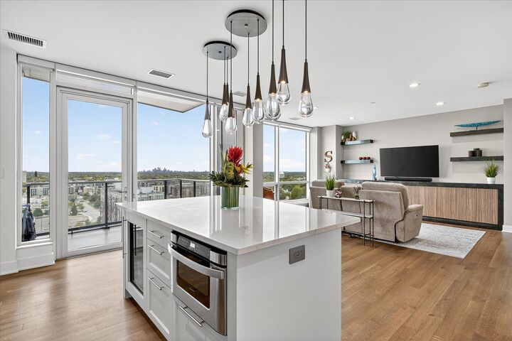 3209 Galleria 1406  Edina MN 55435 photo