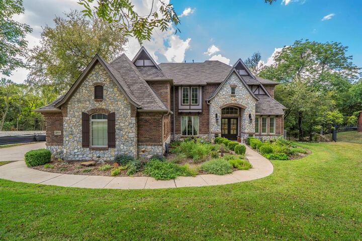 Property Photo:  1811 Magic Valley Lane  TX 75104 
