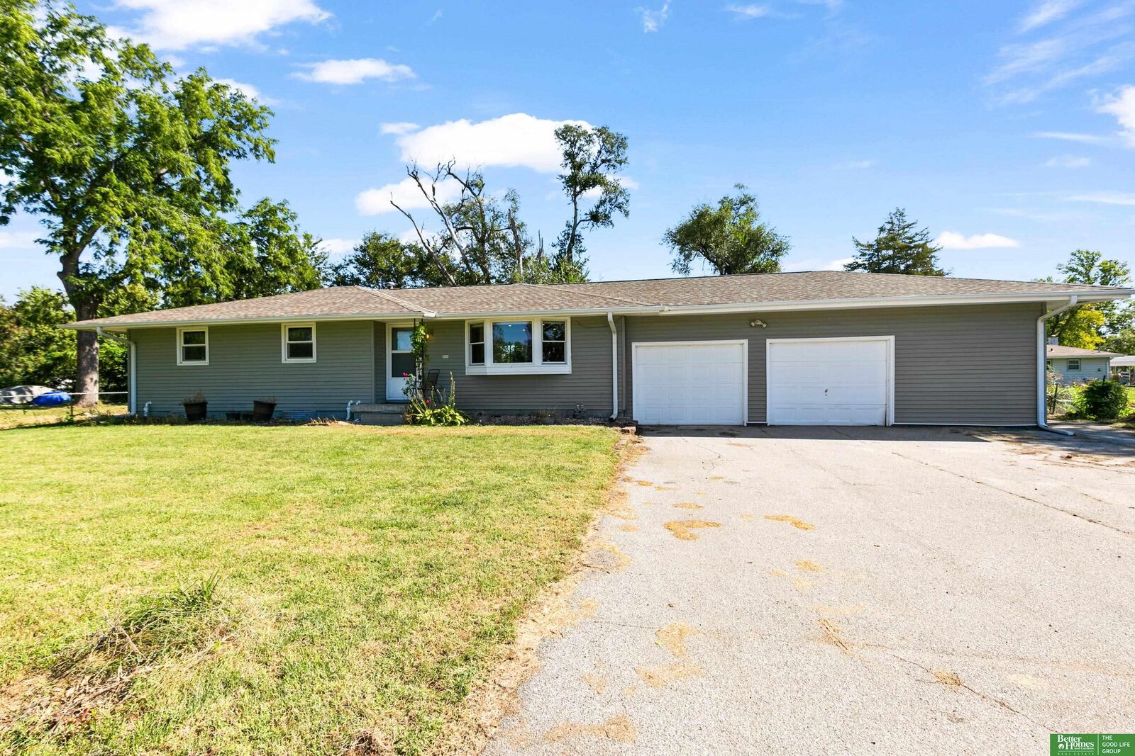 Property Photo: 5111 N 13th St E Street NE 68110