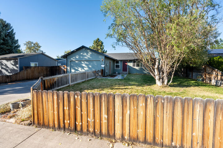 Property Photo: 3001 SW Pumice Place OR 97756
